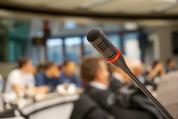 Sonstige_Agrarministerkonferenz_microphone-704255_1920.jpg  