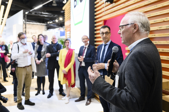 Messerundgang_im_Rahmen_der_BIOFACH_2023_-_Guided_tour_Urheber_NuernbergMesse__Uwe_Niklas_3.jpg  