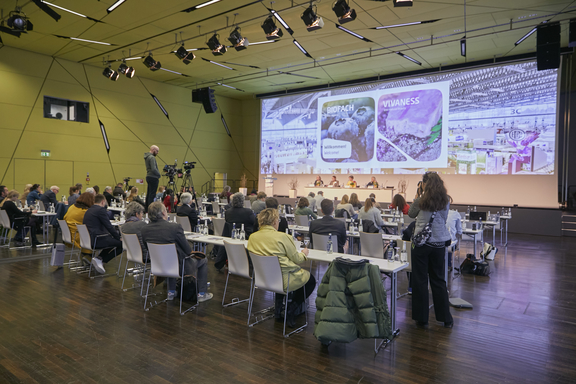 Branchenbilanzkonferenz_IFOAM_und_BOELW_Press_conference_IFOAM_and_BOELW__Urheber_Frank_Boxler_3.jpg  